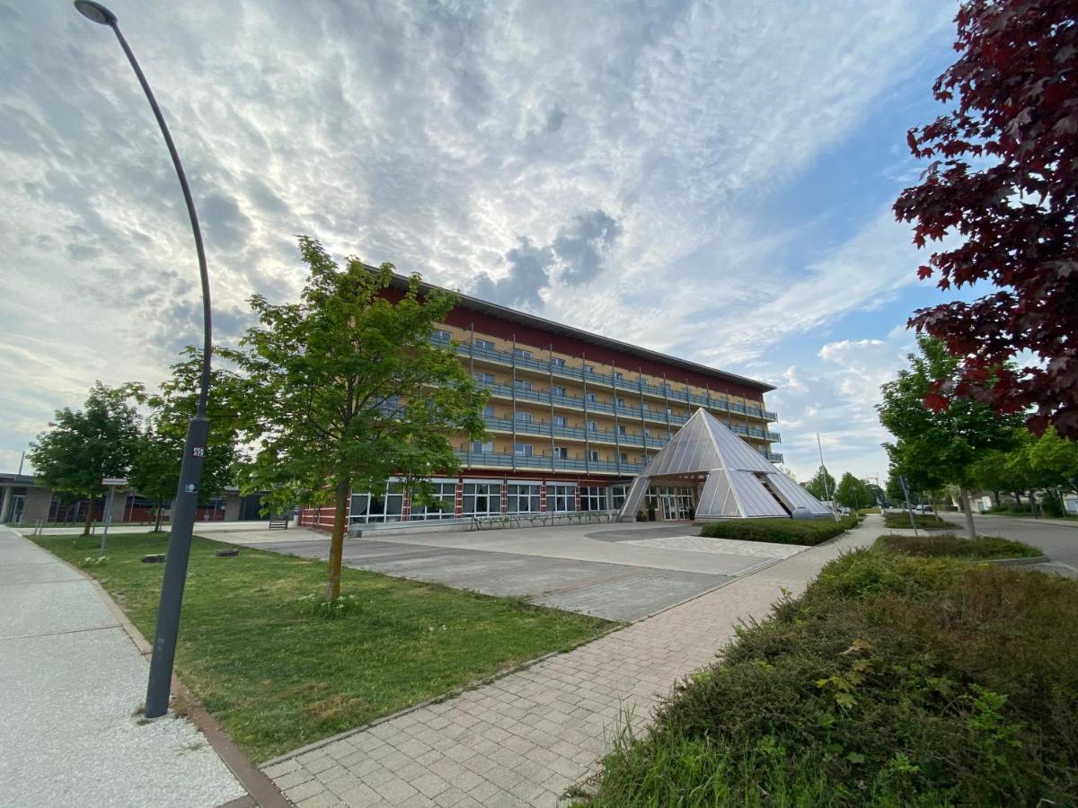 Kurhotel Pyramide Bad Windsheim Luaran gambar