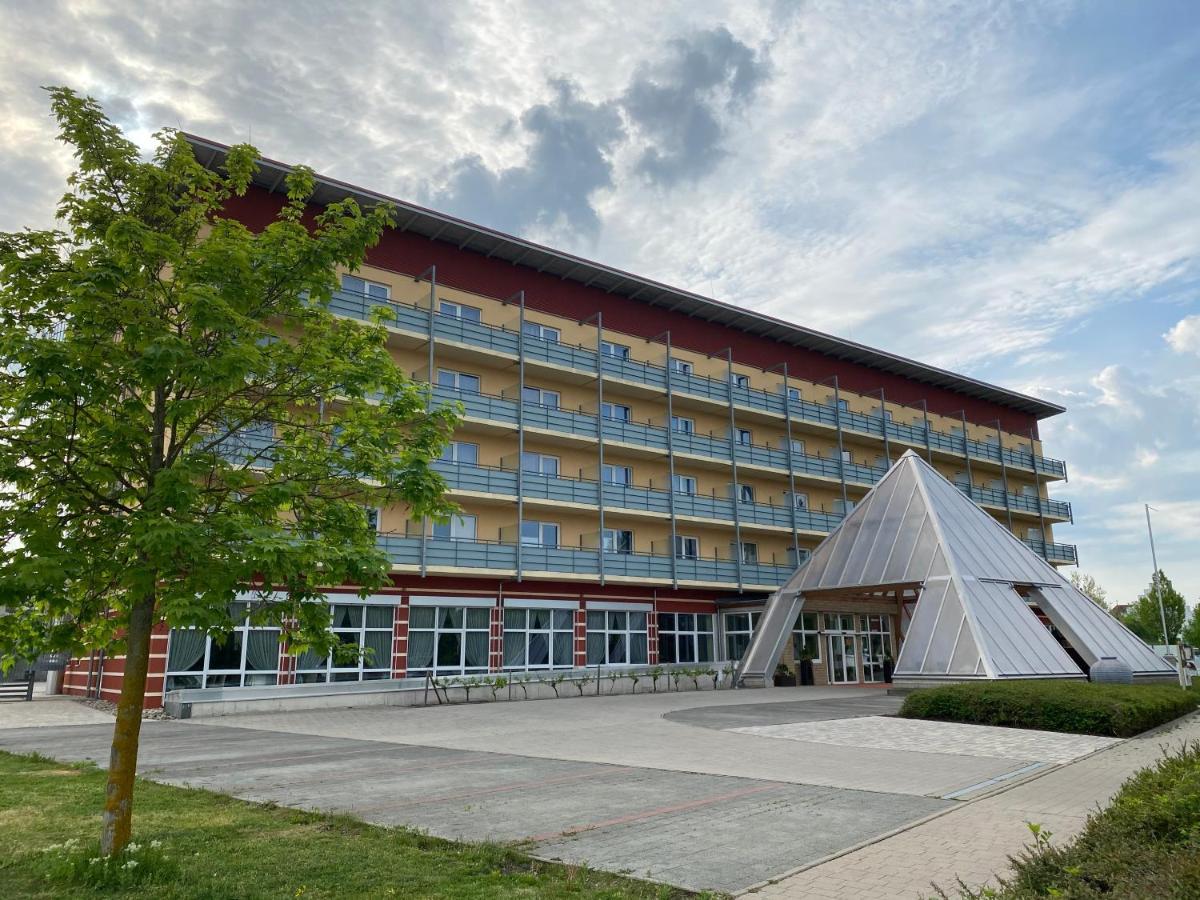 Kurhotel Pyramide Bad Windsheim Luaran gambar
