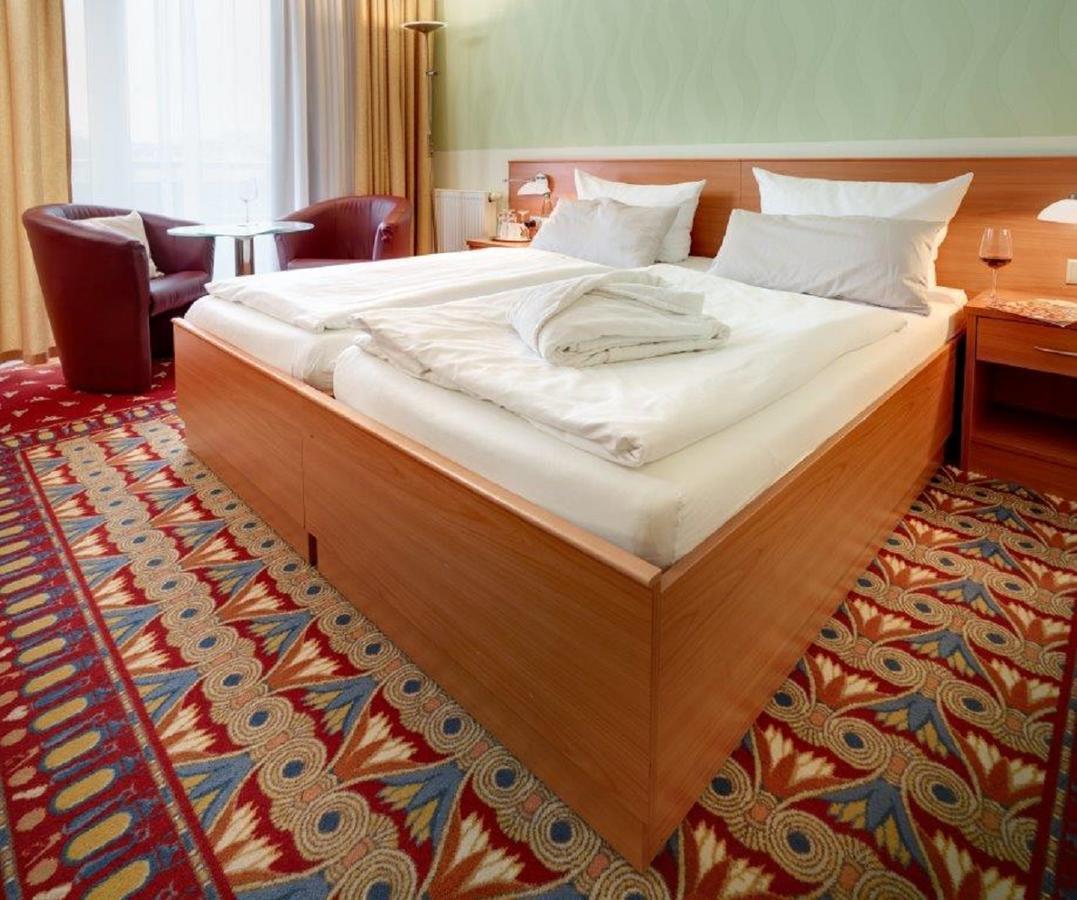 Kurhotel Pyramide Bad Windsheim Luaran gambar