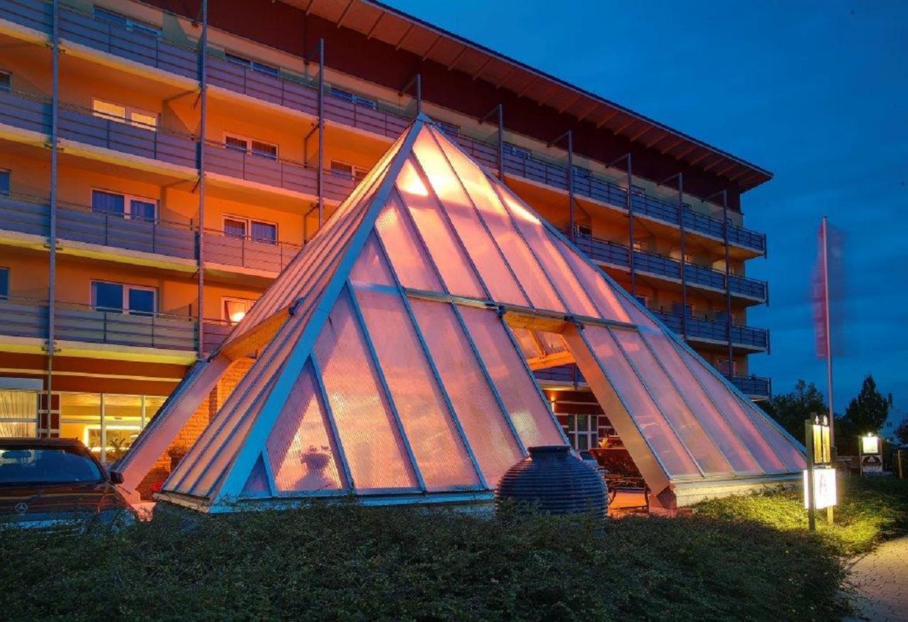 Kurhotel Pyramide Bad Windsheim Luaran gambar