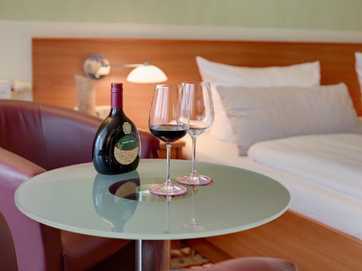 Kurhotel Pyramide Bad Windsheim Luaran gambar